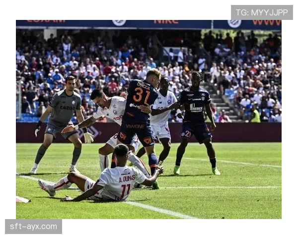 本周末足球联赛上演焦点对决，冠军争夺战进入白热化阶段